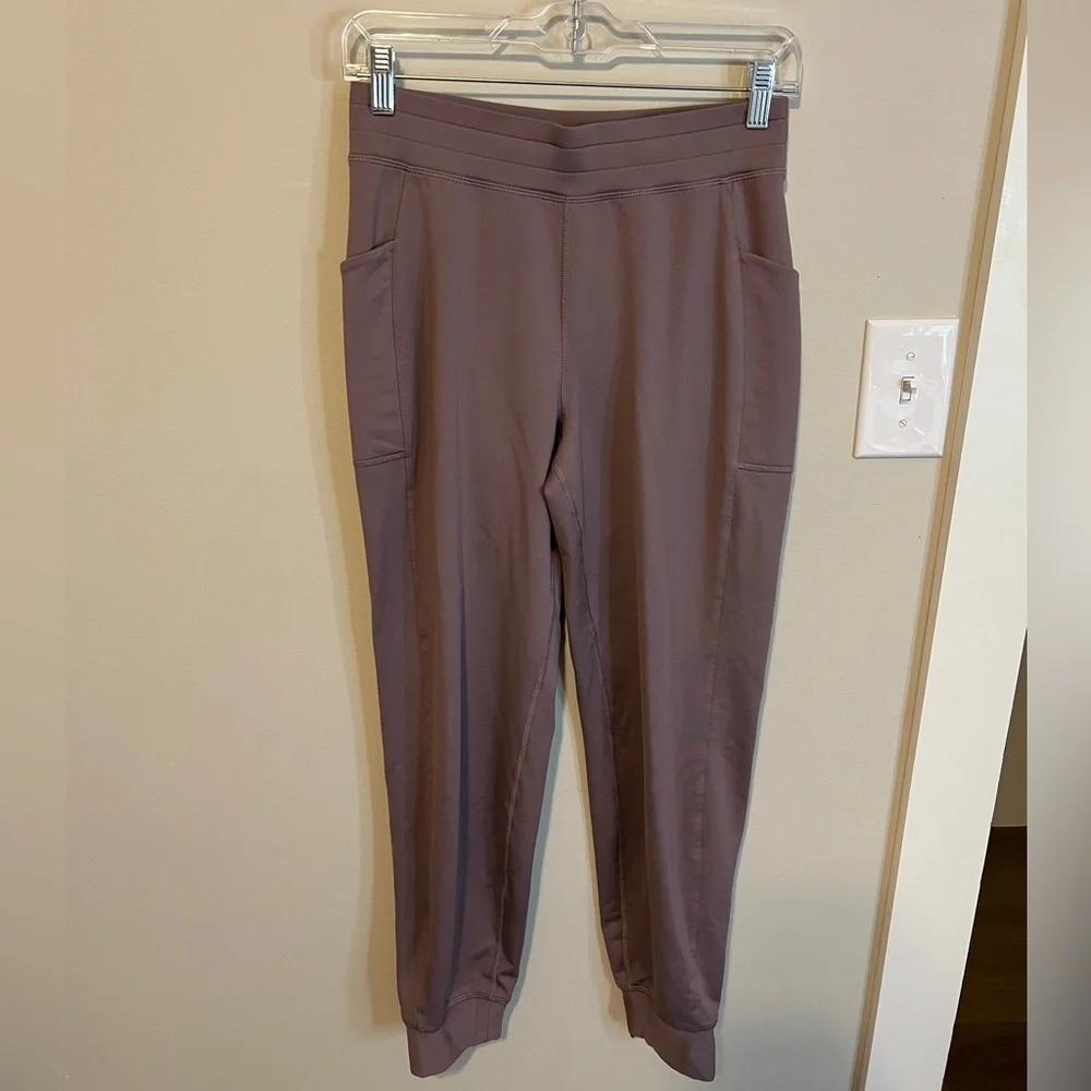 NWOT Fabletics On-The-Go Cold Weather Joggers | Retails $100 - Picture 3 of 7